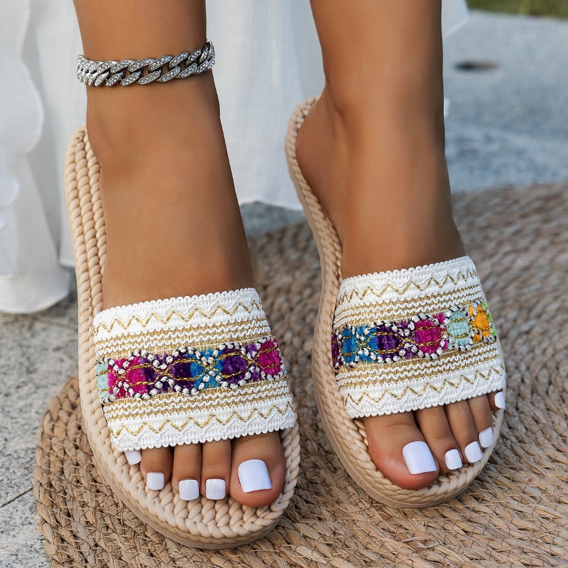 Ethnic Modern Fashion - Damskie klapki na zewnątrz, płaskie designerskie
